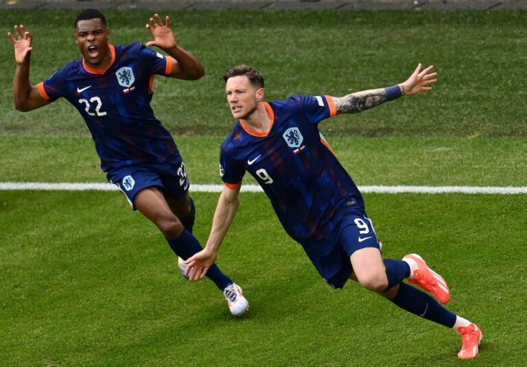 Wout Weghorst donne aux Pays-Bas une victoire tardive 2-1 contre la Pologne