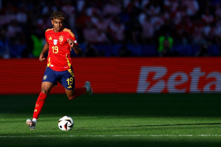 Yamal, 16 ans, mène l'Espagne à une victoire 3-0 contre la Croatie à l'Euro 2024