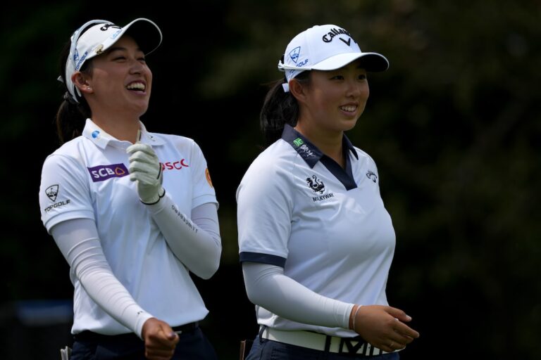 Yin et Thitikul forment l'équipe de l'ex-No.  1s et partagez la tête du championnat Dow