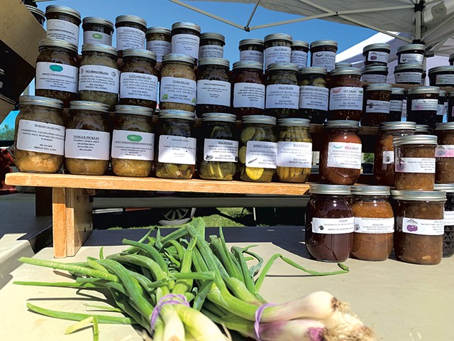 Marché fermier de Newport - HANNAH FEUER