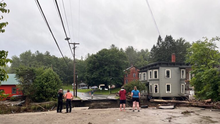 De fortes pluies frappent à nouveau le Vermont et les inondations détruisent les routes