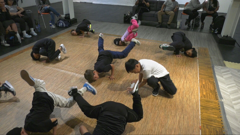 « Le ciel est la limite » : la communauté des breakdances de Winnipeg espère voir le sport se développer avec ses débuts olympiques