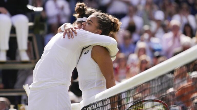 Barbora Krejcikova remporte Wimbledon pour son deuxième trophée du Grand Chelem en battant Jasmine Paolini
