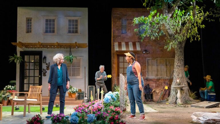Critique de théâtre : « Native Gardens », Dorset Theatre Festival