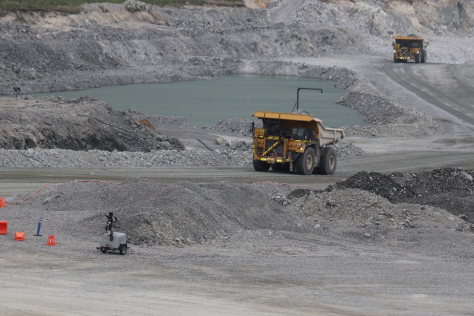 170724_lg_nouvelle_mine_à_ciel_ouvert-03