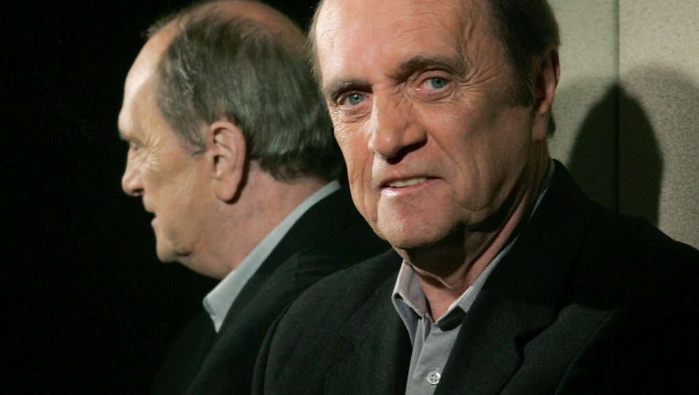 Décès du comédien Bob Newhart, maître impassible des sitcoms et des monologues téléphoniques