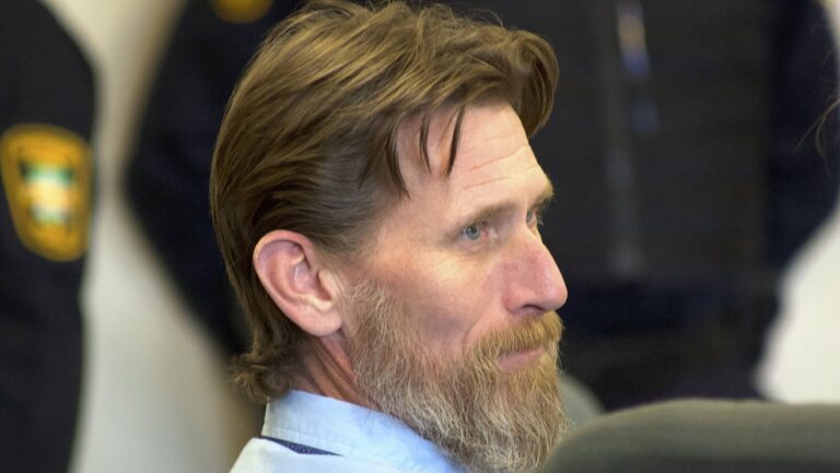 L'homme accusé d'avoir tiré sur des étudiants palestiniens veut un nouvel avocat