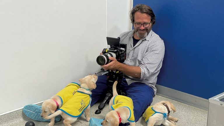 Un cinéaste de Middlebury veut qu'un nombre record de chiens viennent voir son film