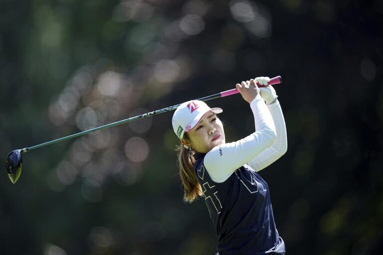 Ayaka Furue remporte son premier tournoi majeur à l'Evian Championship, en battant Stephanie Kyriacou d'un coup