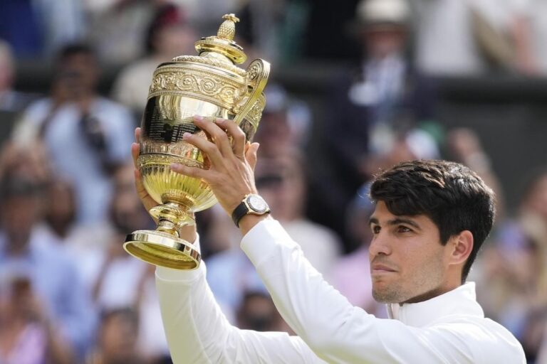 Carlos Alcaraz veut une place à la table des adultes après son deuxième Wimbledon et son quatrième trophée du Grand Chelem