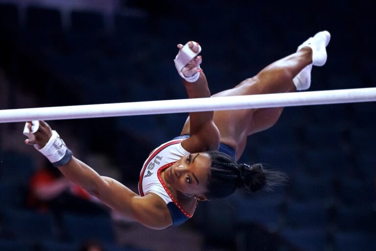 De Simone Biles à LeBron James, voici 10 athlètes olympiques à suivre du monde entier