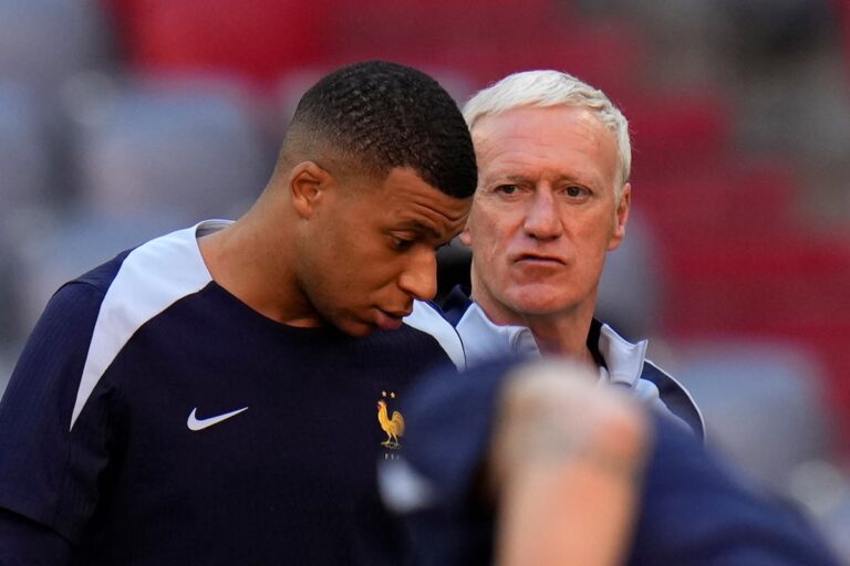 Deschamps : « Si la France vous ennuie, allez voir autre chose »