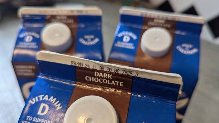 Deux décès dus à la listériose en Ontario liés au rappel de lait végétal, selon le ministère de la Santé