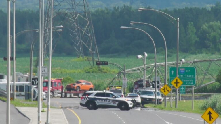 Deux personnes arrêtées après la chute d'un pylône d'Hydro-Québec et la coupure d'électricité à des milliers de personnes sur la Rive-Sud