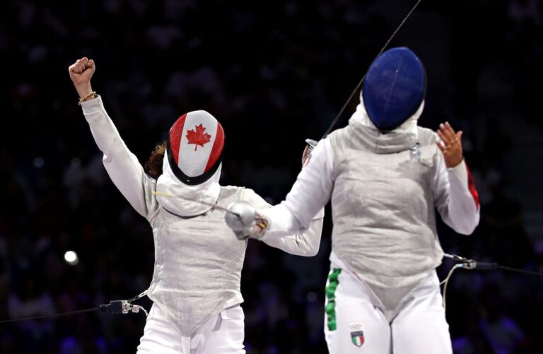Eleanor Harvey remporte le bronze et offre au Canada sa première médaille olympique en escrime
