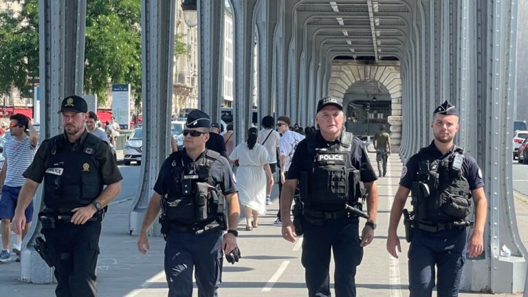 En patrouille à Paris : la police canadienne sur le terrain aux Jeux olympiques
