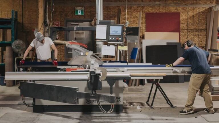 Entreprise du mois : Un fabricant de meubles de New Liskeard en pleine concurrence – et en plein essor – sur la scène mondiale