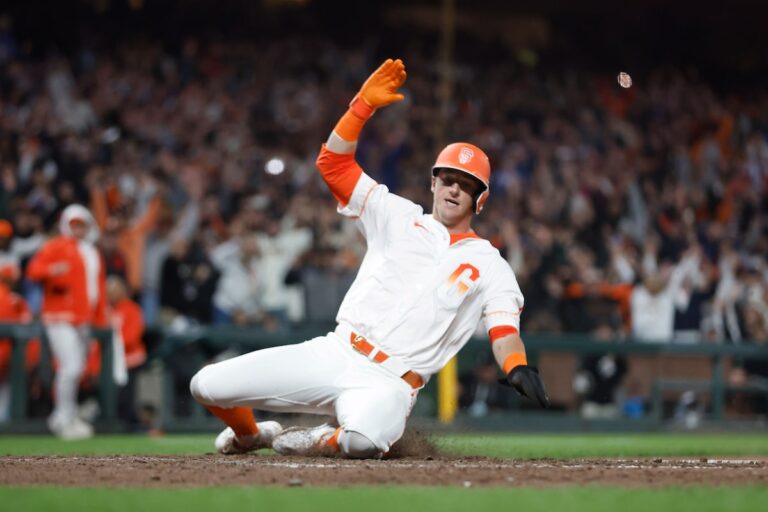 Fitzgerald marque un simple pour égaliser et les Giants battent les Blue Jays 4-3