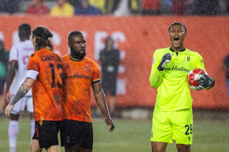 Forge bat le Toronto FC en difficulté lors du match d'ouverture de la demi-finale du Championnat canadien