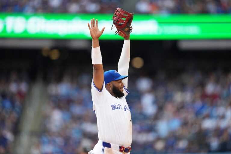 Gausman mène Toronto à la victoire contre les Rangers alors que les Blue Jays échangent Jansen