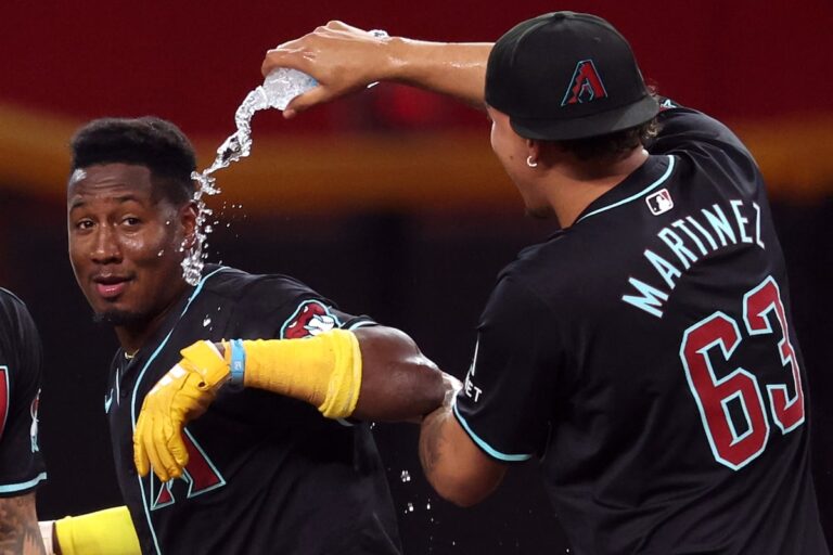 Geraldo Perdomo produit un neuvième point avec un sacrifice fly pour permettre aux Diamondbacks de battre les Blue Jays 5-4