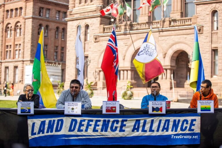 Grassy Narrows poursuit l'Ontario en vue d'annuler toutes ses concessions minières