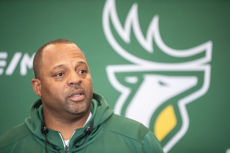 Jackson fera ses débuts comme entraîneur-chef de la LCF contre les Redblacks