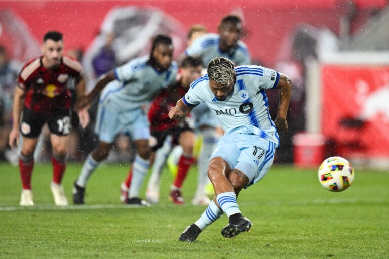 Josef Martinez marque deux fois pour le CF Montréal lors du match nul 2-2 contre les Red Bulls