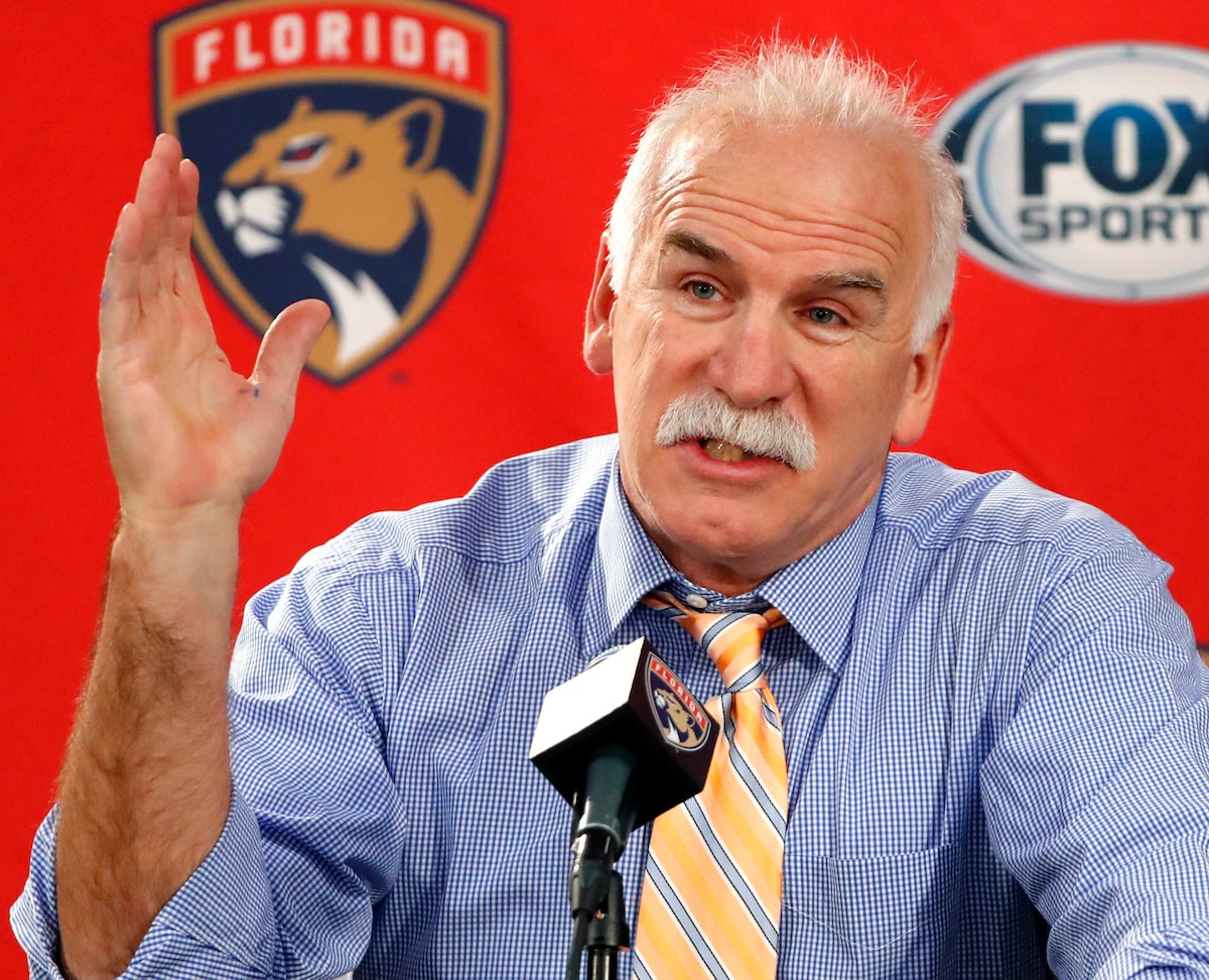 La LNH réintègre Bowman et Quenneville après avoir été bannis pour leur rôle dans le scandale d'agression des Blackhawks