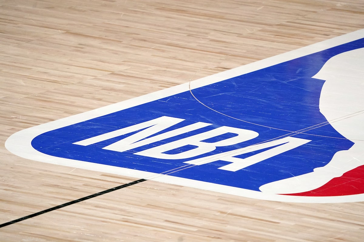 La NBA accepte les termes d'un nouvel accord de droits médiatiques de 11 ans et 76 milliards de dollars, selon une source de l'AP
