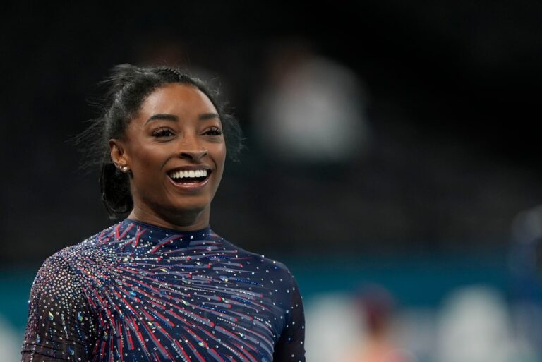 La gymnaste américaine Simone Biles présente un nouvel élément aux barres asymétriques pour les Jeux de Paris