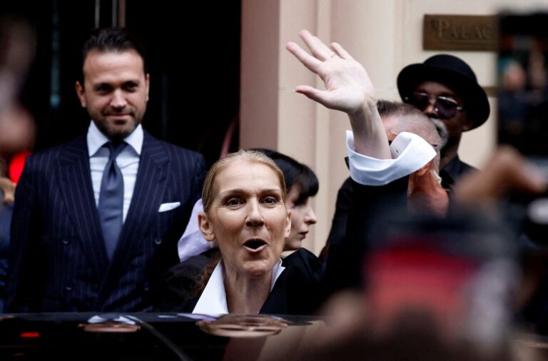 La présence de Céline Dion à Paris n'est «pas une coïncidence», selon le ministre français