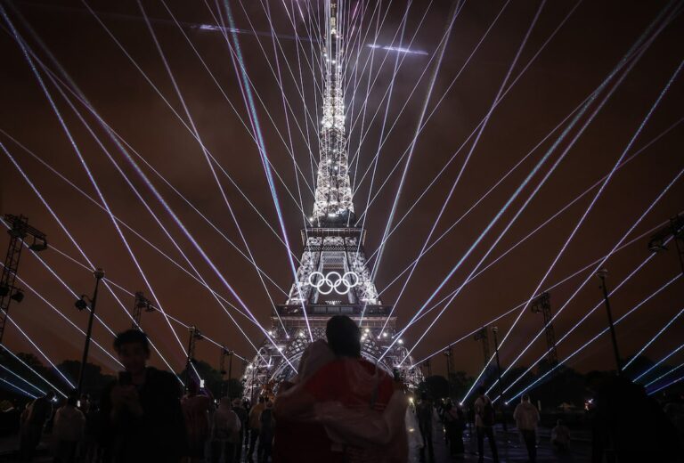 L'ambitieuse cérémonie d'ouverture des Jeux olympiques de Paris a été marquée par quelques défauts, mais aussi par de nombreuses premières
