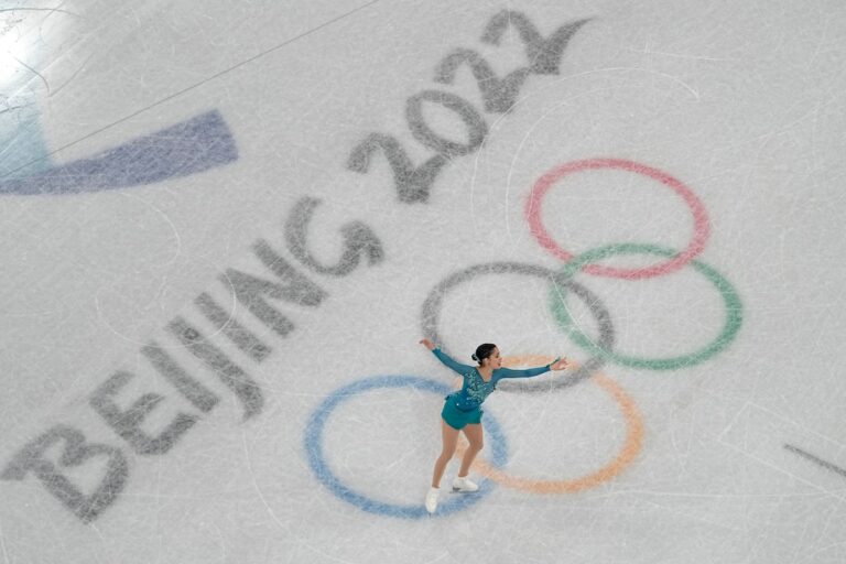 Le CIO appelle à une décision concernant l'appel des patineurs artistiques canadiens pour le bronze à Pékin après le scandale de dopage russe