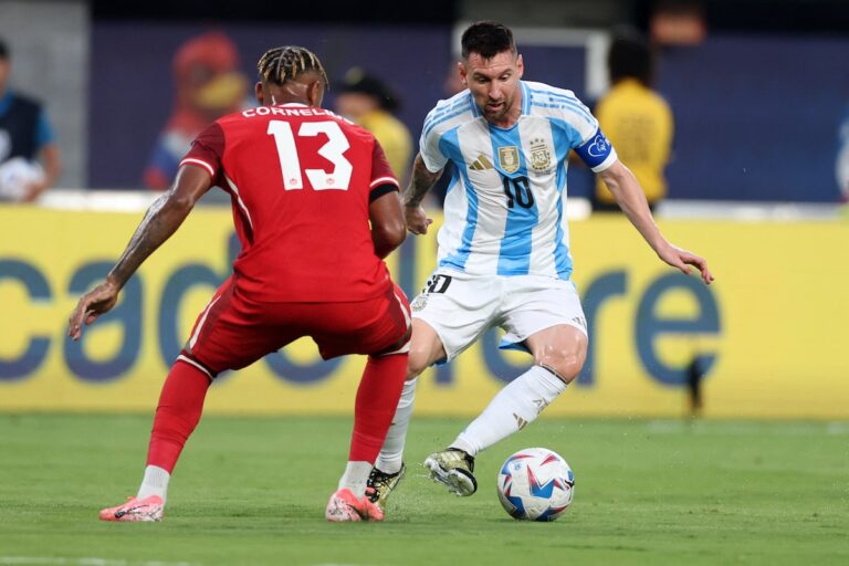 Le Canada mène 2-0 face à l'Argentine en deuxième mi-temps de la demi-finale de la Copa America
