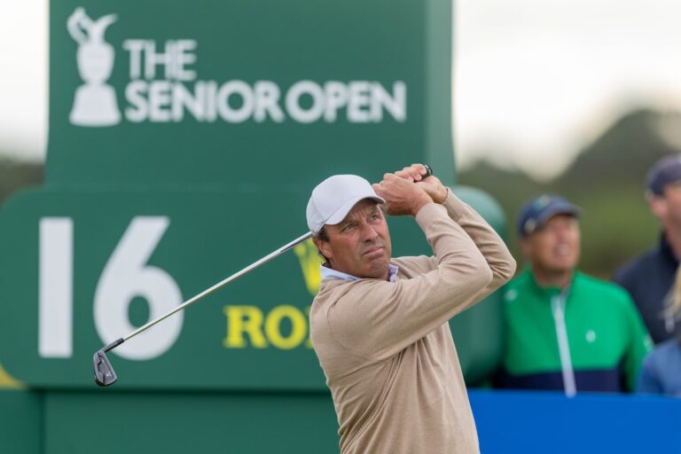 Le Canadien Ames prend la tête du premier tour de l'Open britannique senior à Carnoustie, quatre joueurs à un coup derrière