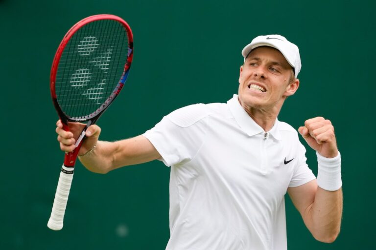 Le Canadien Denis Shapovalov accède au troisième tour à Wimbledon
