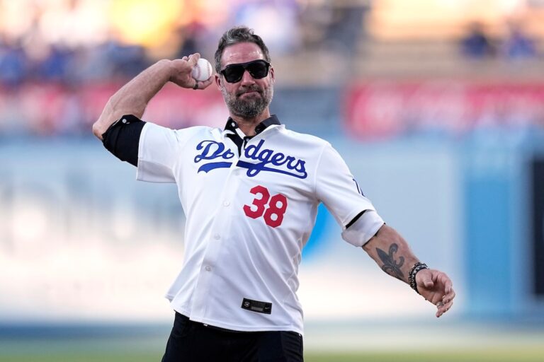 Le Canadien Eric Gagné revient au monticule des Dodgers à l'occasion du 20e anniversaire de sa séquence de 84 sauvetages consécutifs