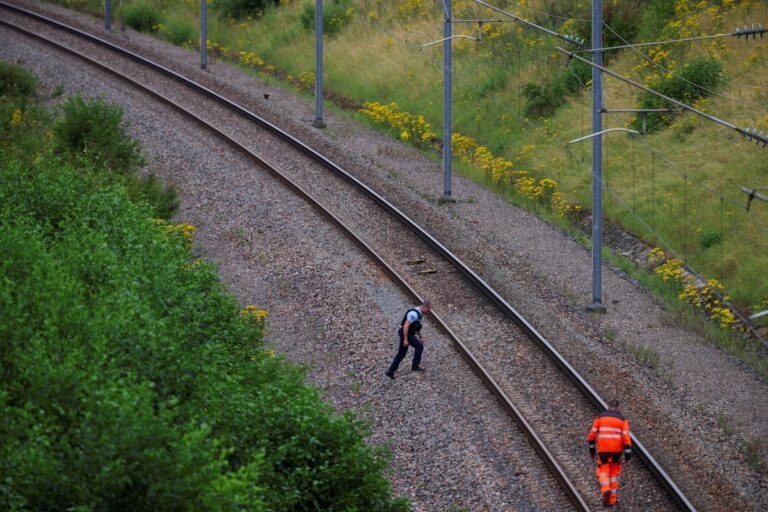 Le réseau ferroviaire français touché par des « actes de malveillance coordonnés » à l'approche de la cérémonie d'ouverture des Jeux olympiques