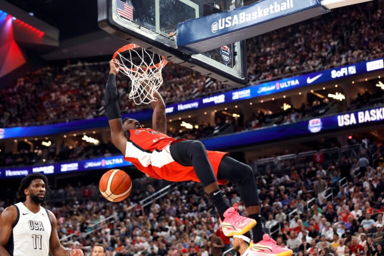 L'équipe de basket-ball des États-Unis bat le Canada 86-72 lors du match d'ouverture du match d'exhibition sur la route des Jeux olympiques de Paris