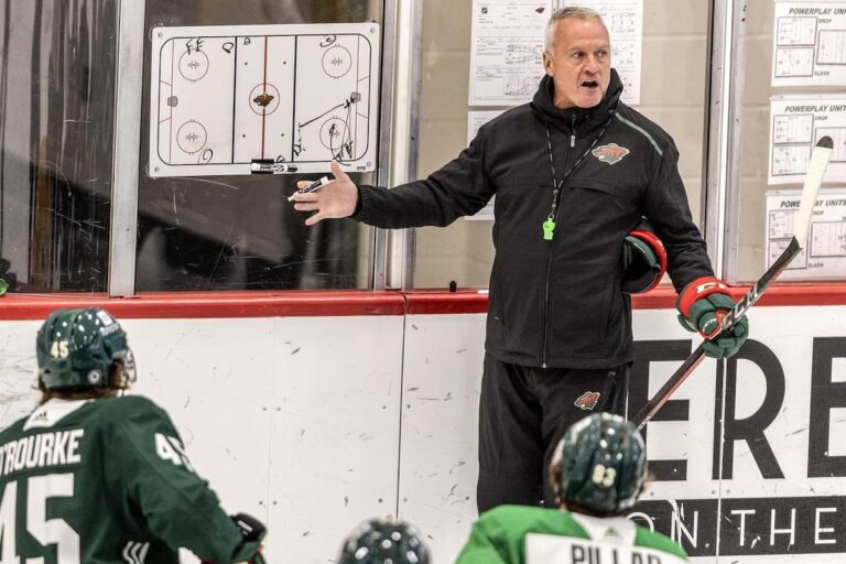 Les Blue Jackets embauchent Dean Evason comme prochain entraîneur