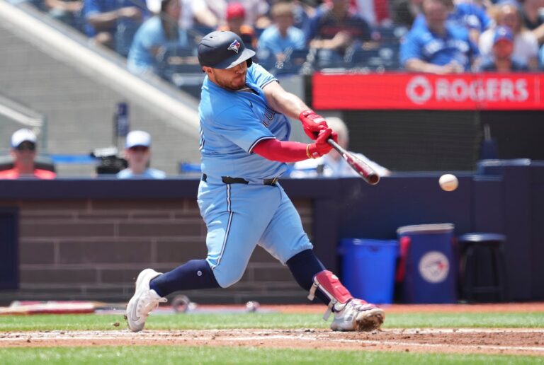 Les Blue Jays s'inclinent face aux Astros lors de la dernière série alors que l'attaque s'essouffle après la première manche