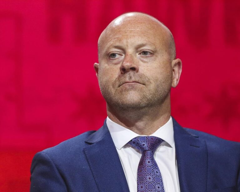Les Oilers d'Edmonton embauchent Stan Bowman comme directeur général