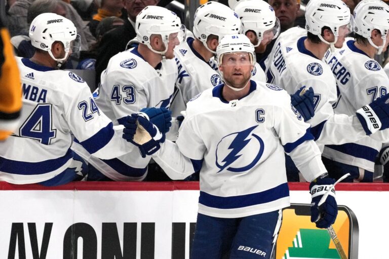 Les Predators ajoutent Stamkos et Marchessault dans des transactions à succès; les équipes de la LNH dépensent 900 millions de dollars dans la frénésie des agents libres