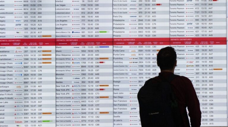 Les aéroports et les hôpitaux du Canada commencent à revenir à la normale après une panne informatique mondiale