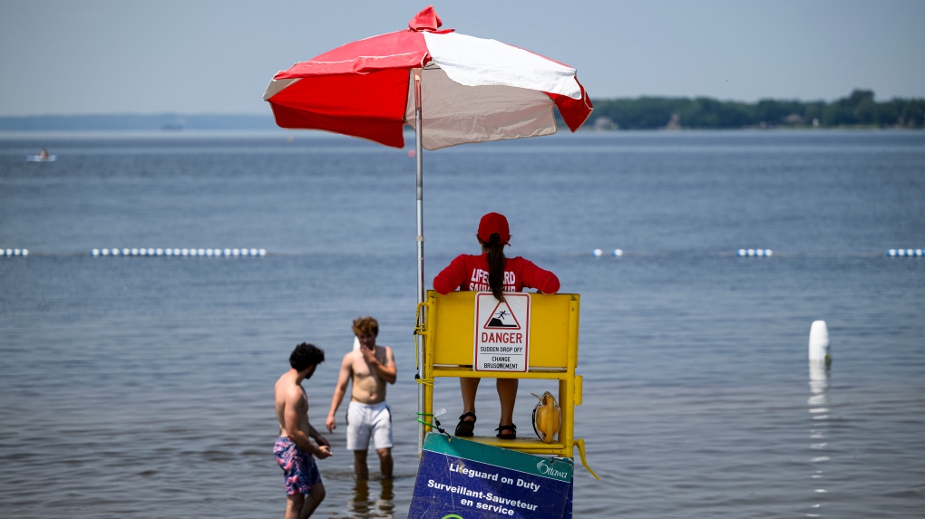 Les emplois d'été pourraient s'avérer difficiles à trouver pour les étudiants, selon les dernières statistiques sur l'emploi