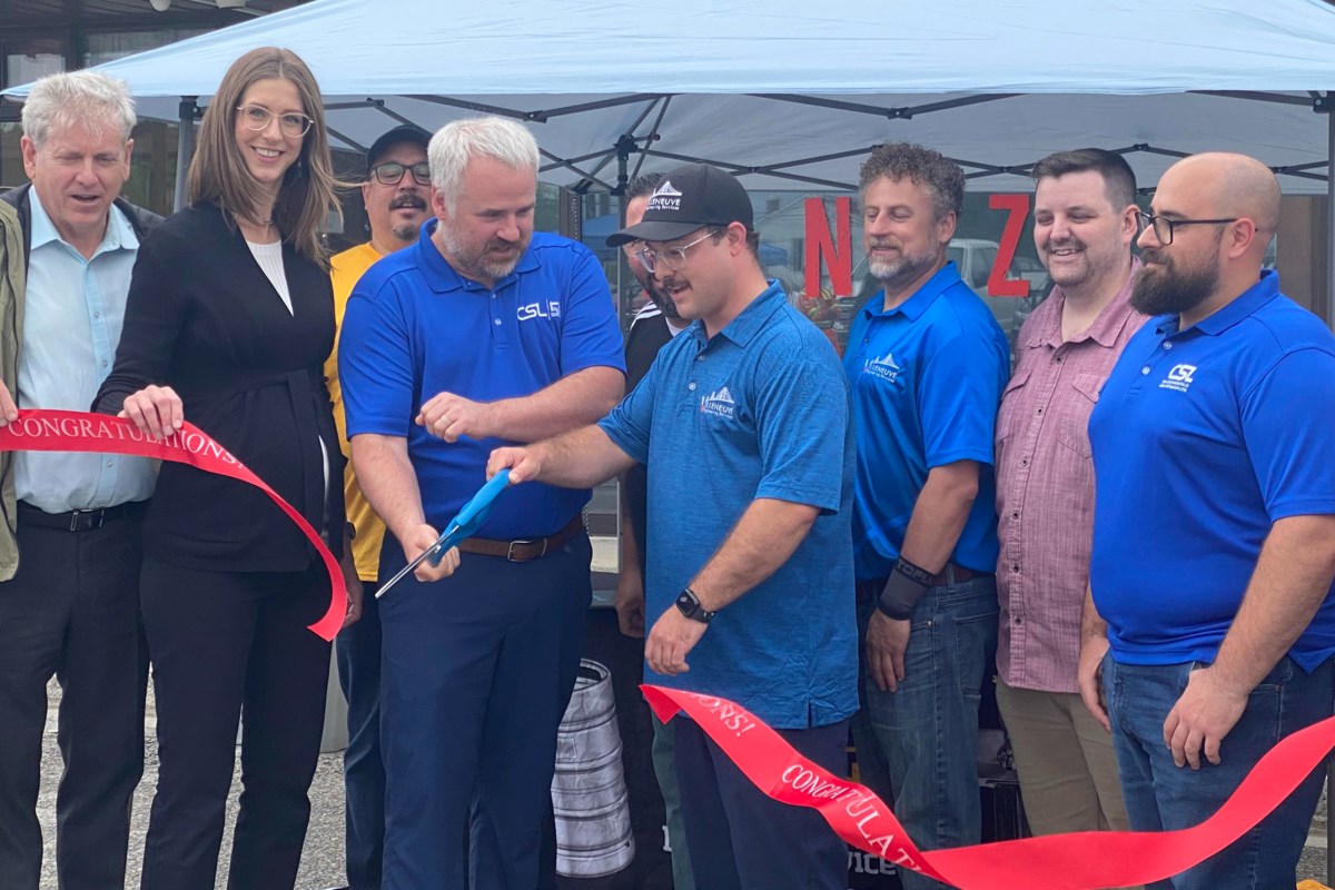 Les entreprises d'ingénierie et d'environnement sur des bases solides dans leur nouveau bureau de Timmins