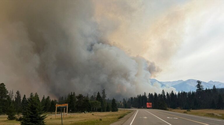 Les incendies à Jasper perturbent le service ferroviaire, des retards sont attendus au port de Vancouver
