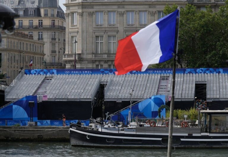 Les organisateurs des JO sont convaincus que le triathlon aura lieu malgré les pluies sur la Seine