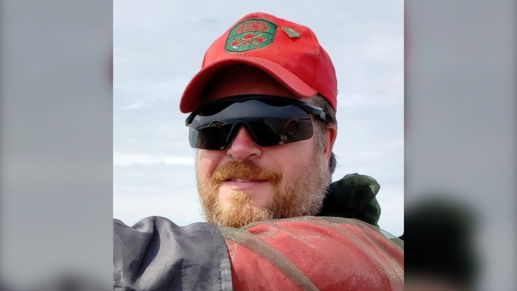 Libération d'office accordée à un Manitobain qui a enfoncé les portes de Rideau Hall